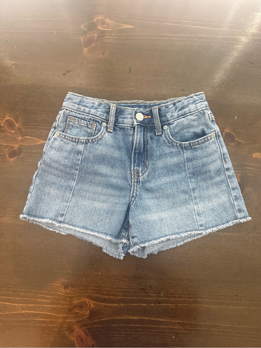 Old Navy High Waisted Light Blue Denim Frayed Hem Jean Shorts, size 8